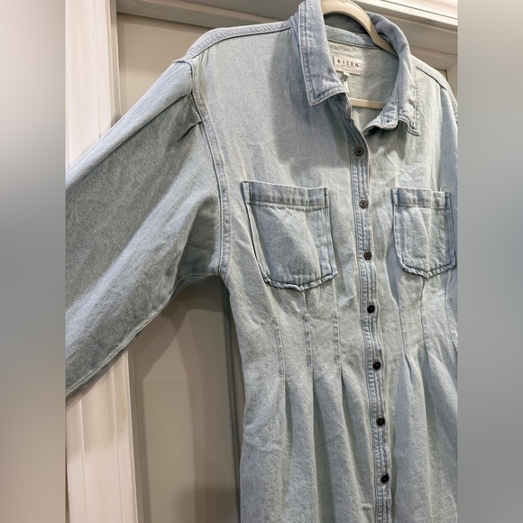 RISEN Light Denim Shirt Dress in Pale Blue Size Medium NWOT - Picture 4 of 13